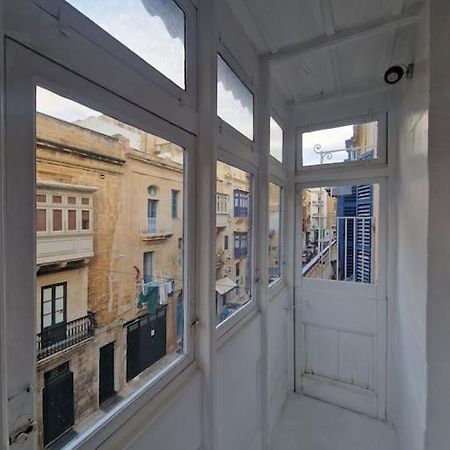 No 60, 2Nd Floor, Centrally Located, Fully Equipped Studio Apt Il-Furjana Exteriör bild