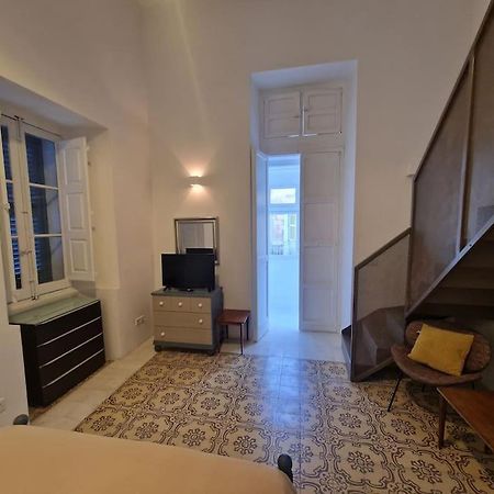 No 60, 2Nd Floor, Centrally Located, Fully Equipped Studio Apt Il-Furjana Exteriör bild