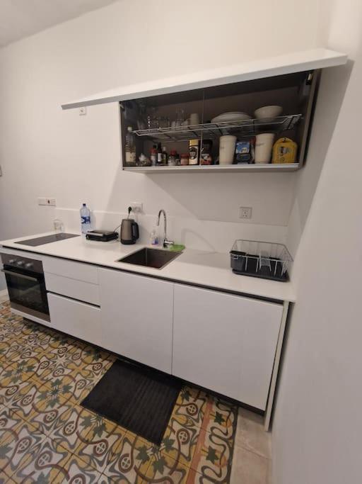 No 60, 2Nd Floor, Centrally Located, Fully Equipped Studio Apt Il-Furjana Exteriör bild