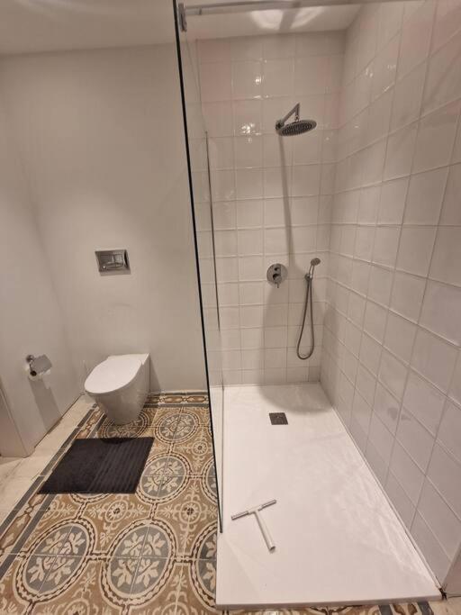 No 60, 2Nd Floor, Centrally Located, Fully Equipped Studio Apt Il-Furjana Exteriör bild